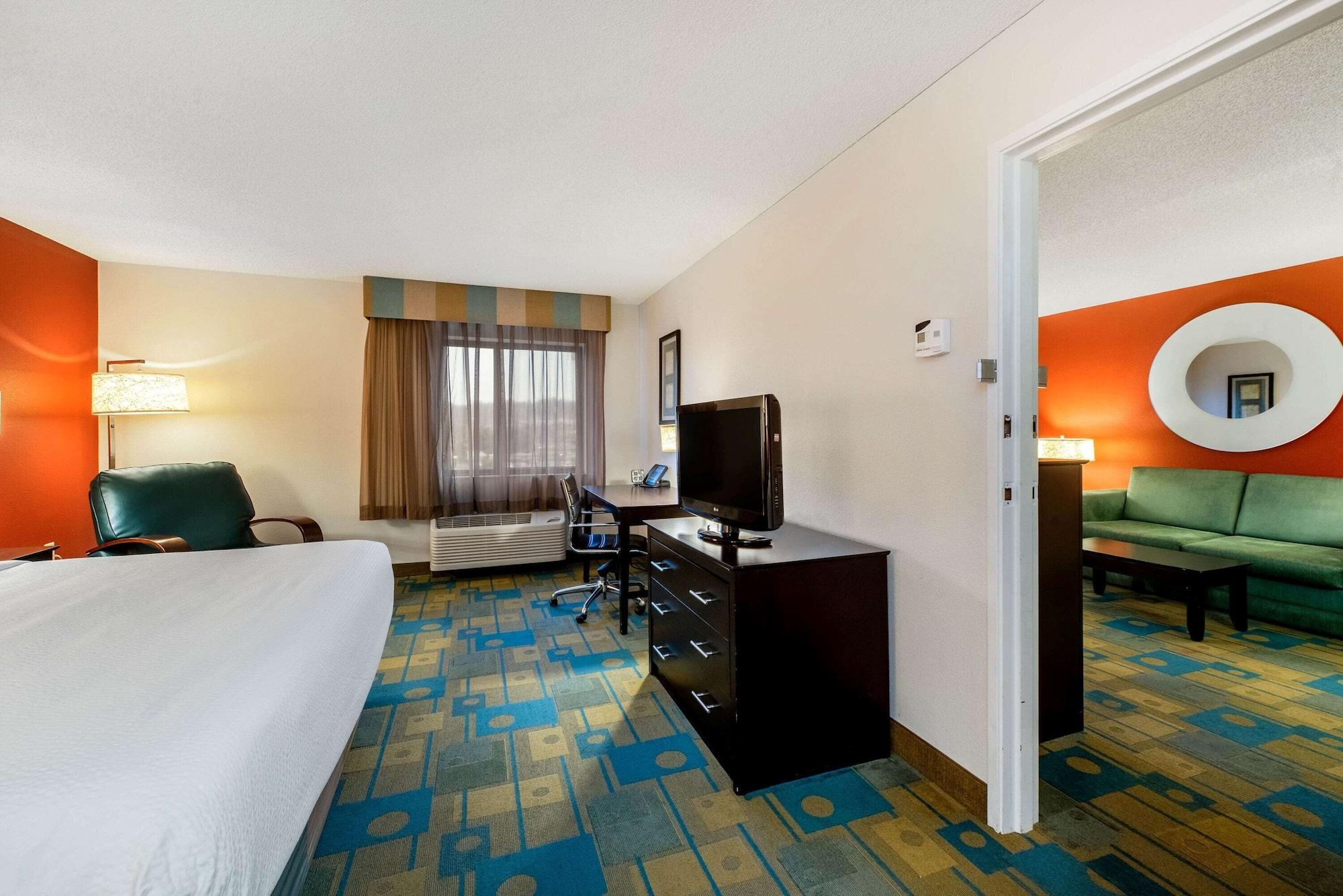 La Quinta By Wyndham Mansfield Oh Hotell Eksteriør bilde