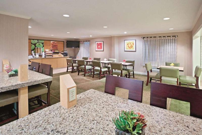La Quinta By Wyndham Mansfield Oh Hotell Eksteriør bilde